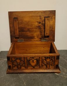 Vintage handcarved keepsake box