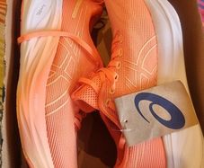 Asics Gel Saiun Runners (6.5)