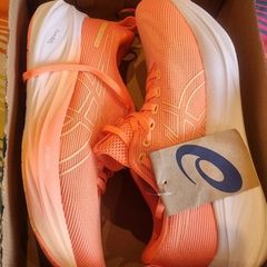 Asics Gel Saiun Runners (6.5)
