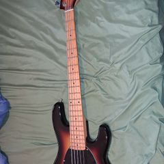 Harley Benton 5 String Bass