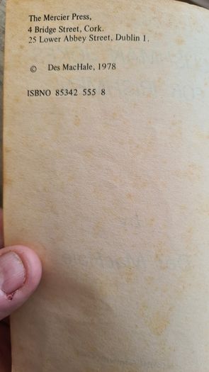 Vintage 1978 Englishman Jokes For Irishmen. By Des Machale. Printed By Mercier Press Dublin. First Edition Paperback In Good Condition.
