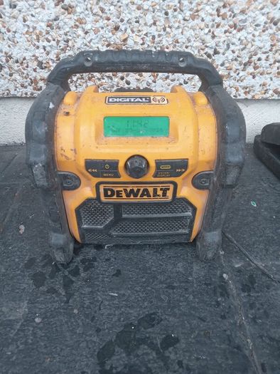 dewalt radio