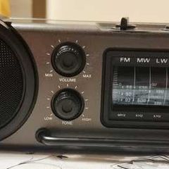 From 1976 Sony Radio ICF-6000L, Working good.