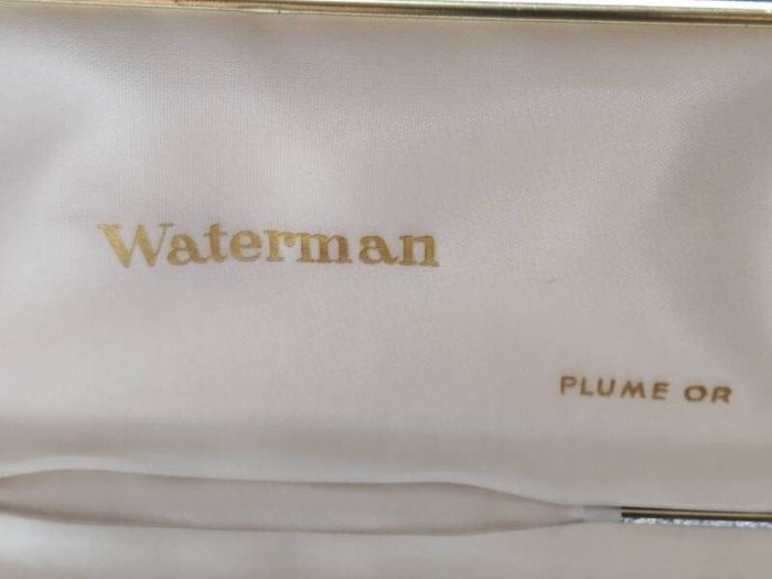 Vintage 1960s Waterman Flash 18K Gold M Nib Fountain Pen - New Old Stock (Unused)