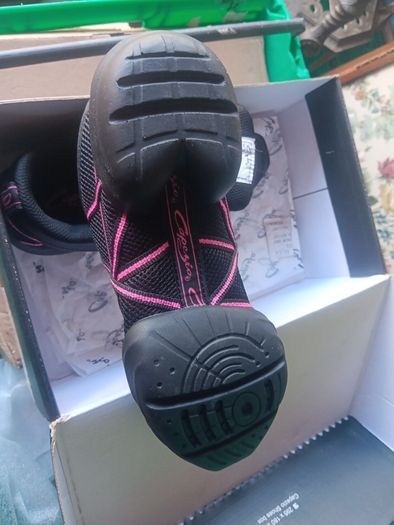 dance shoes