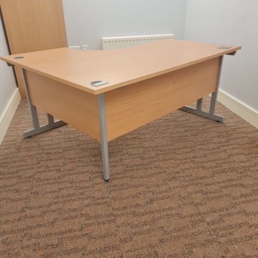 beech managers corner office desk