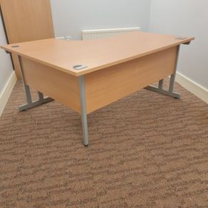beech managers corner office desk