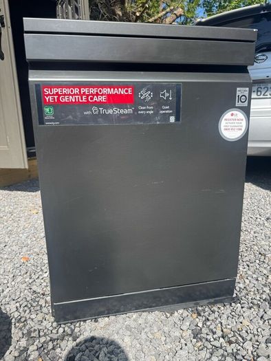 LG free standing TrueSteam Dishwasher