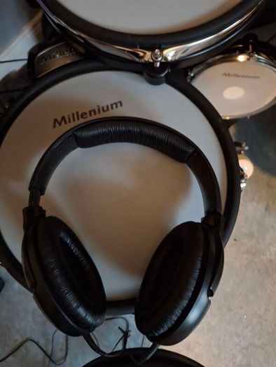 electronic drum kit