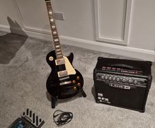 MINT Epiphone Les Paul Standard & Complete Performance Bundle