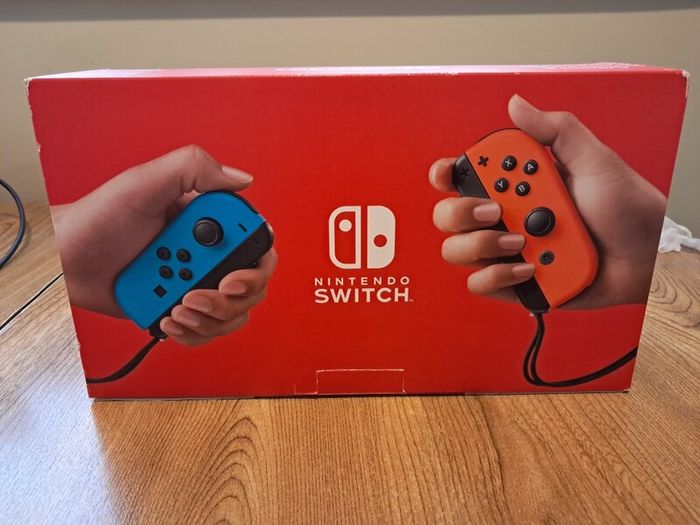 Mint Switch V2 Neon Bundle - Boxed - 11 Boxed Games - Liffey Valley