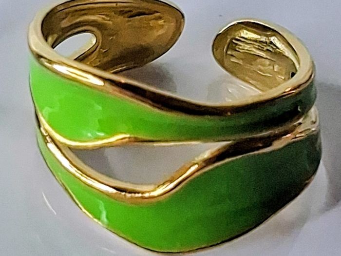 Double Layer Geometric Lime Green & Gold Open Ring