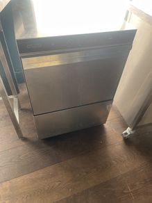 Commercial dishwasher