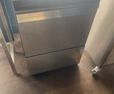 Commercial dishwasher