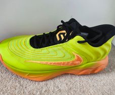 Basketball shoes