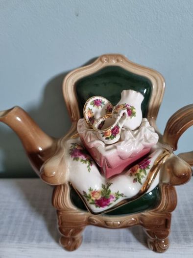 Rare Collectible  Royal Albert 'Old Country Roses' Large Autumn Chair  Teapot by Cardew Design