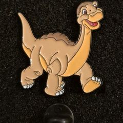 Littlefoot, land before time, pin back badge.