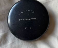 MAC Studio Fix powder compact NW13, older formulation, NEW