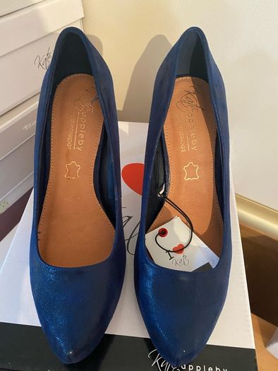 New shoes size 6/39