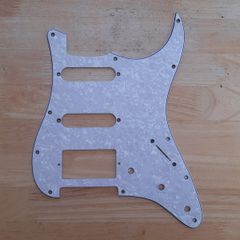 White Pearl 4PLY 11 Hole SSH Strat Pickguard Scratch Plate