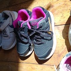 childrens trainers