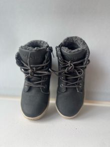 boys shoes size eu26- uk 8 1/5