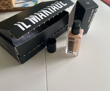 Il Makiage flawless foundation. Shade 120 Woke Up Like This
