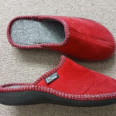 Red ladies slippers, size 37