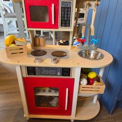 Free play kitchen
