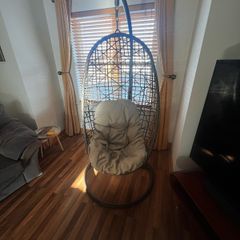 Hanging egg chair