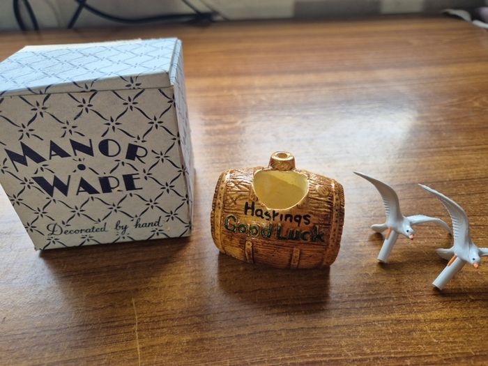 Vintage pottery Hastings Good Luck