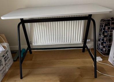 IKEA standing desk (mechanical)