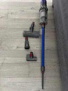 Dyson V11 for Parts or Repair
