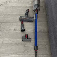 Dyson V11 for Parts or Repair
