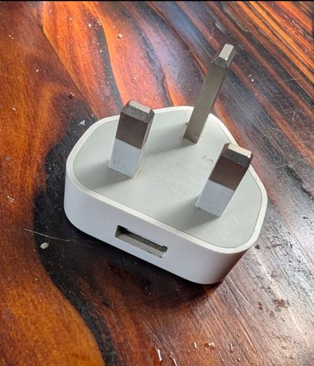 Genuine Apple 12W and 5W USB Power Adapter