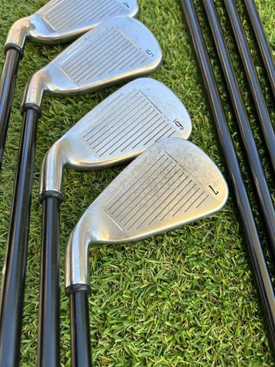 Full set of callaway golf clubs
