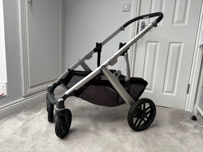 UPPAbaby Vista V2 Pushchair & Carrycot Bundle | Sierra plus mamas and papas footmuff