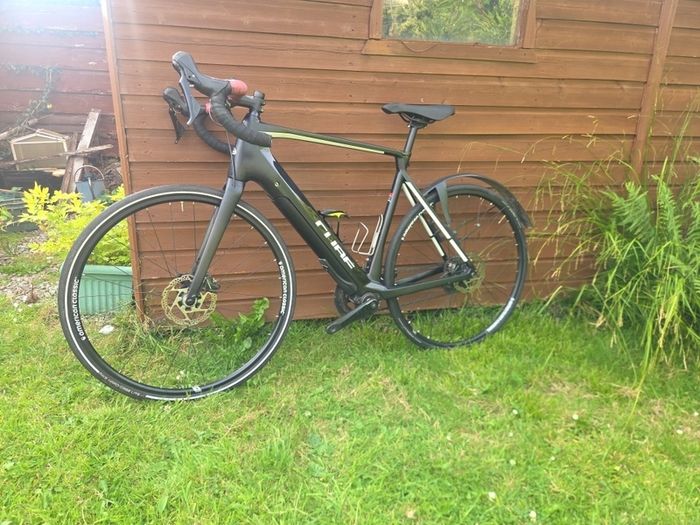 Cube Agree Race C62