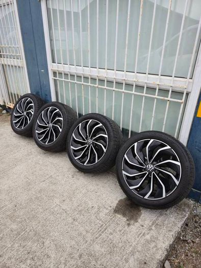 17" Genuine VW Ventura Alloys Good Tyres