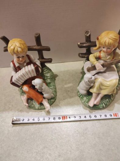 Set Of 2 Figurines