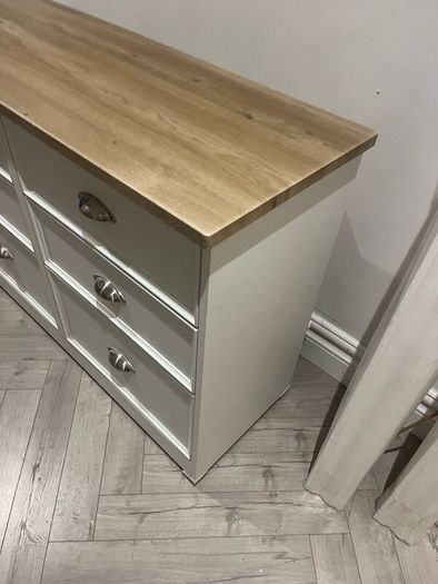 Bar stools & dressing table