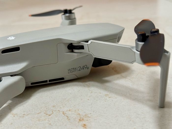 DJI Mini 2 Fly More Combo Like New Hardly Used