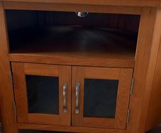 cabinets tv in good xondition