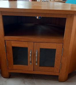 cabinets tv in good xondition
