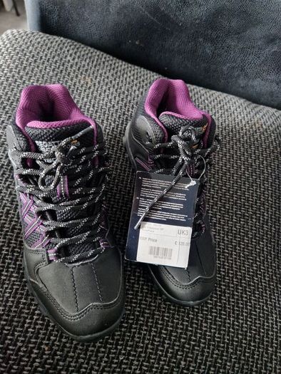 Regatta waterproof hiking boots ( size 3 uk )