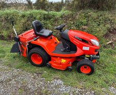 Kubota GR2120 Tractor Lawnmower (Like New)