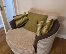 Love swivel chair