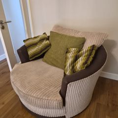 Love swivel chair