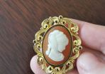 Cameo brooth