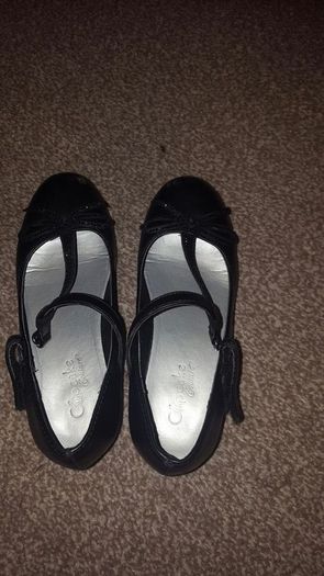 Girls black shoes UK11